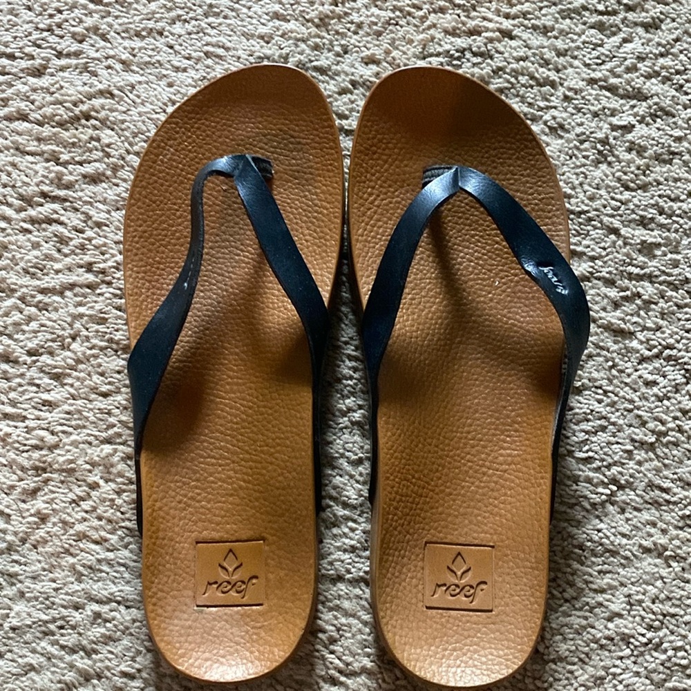 Reef Cushion Court sandals